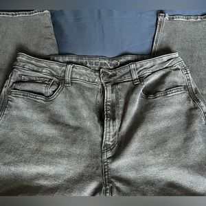 American eagle black Mom Jeans.